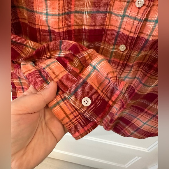 3/$15 Old Navy Boyfriend button down flannel shirt with two front pockets - Picture 2 of 4